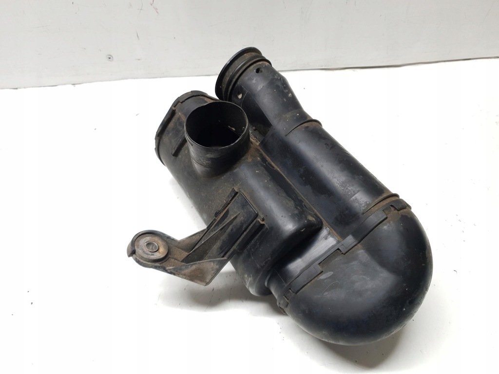 фото №1, Резонатор воздуха audi 80 b4 2.0