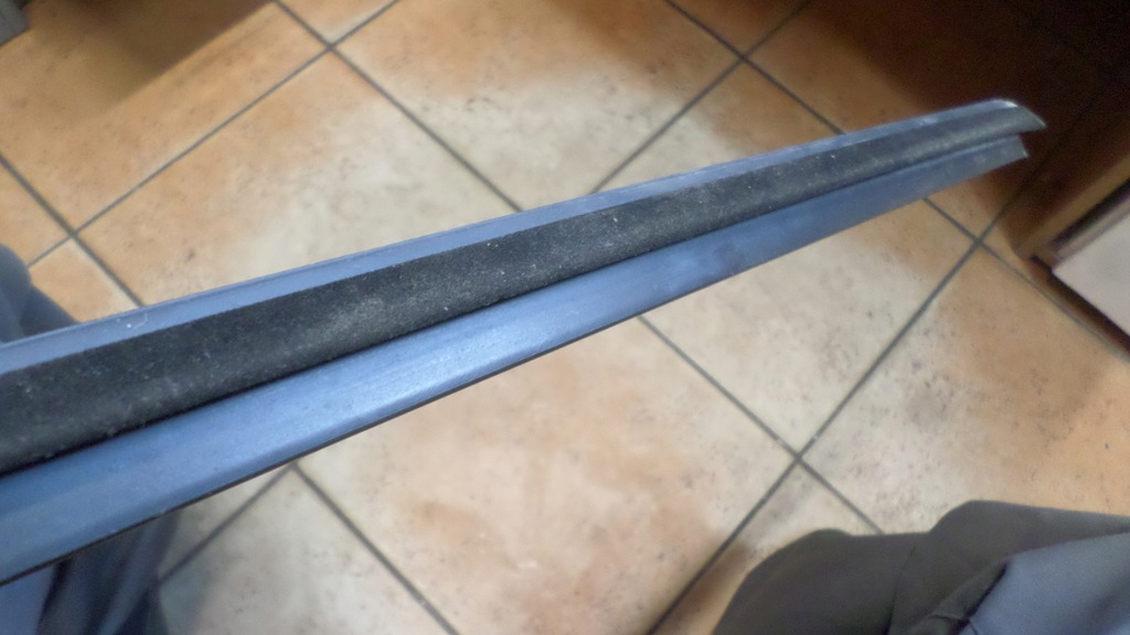 фото №5, Skoda roomster 06-15 молдинг уплотнитель стекло правый перед внутренняя