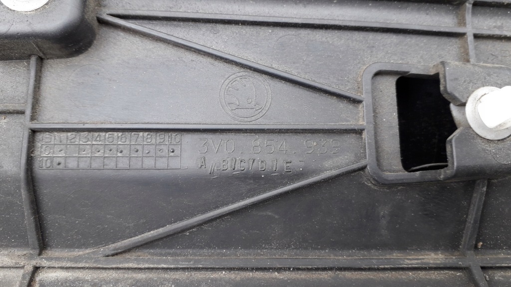 фото №8, Skoda superb 3 iii молдинг левый перед 3v0854939