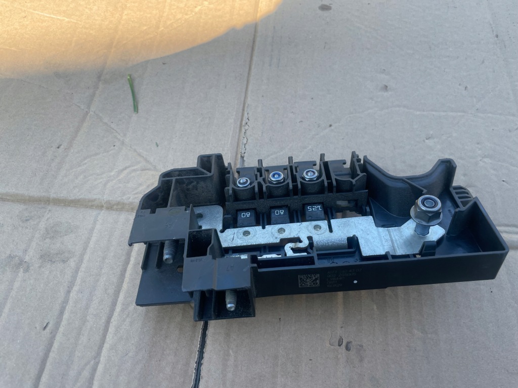 Купити Коробка запобіжників модуль mercedes w177 2.0 b