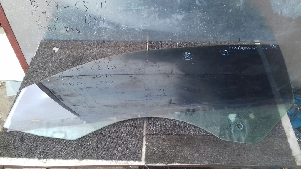 фото №1, Скло двері ліва vw scirocco 2008r. тонована