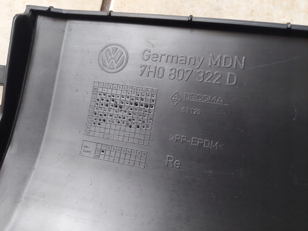 фото №9, Кутик задня - правий - vw transporter t5 - чорний