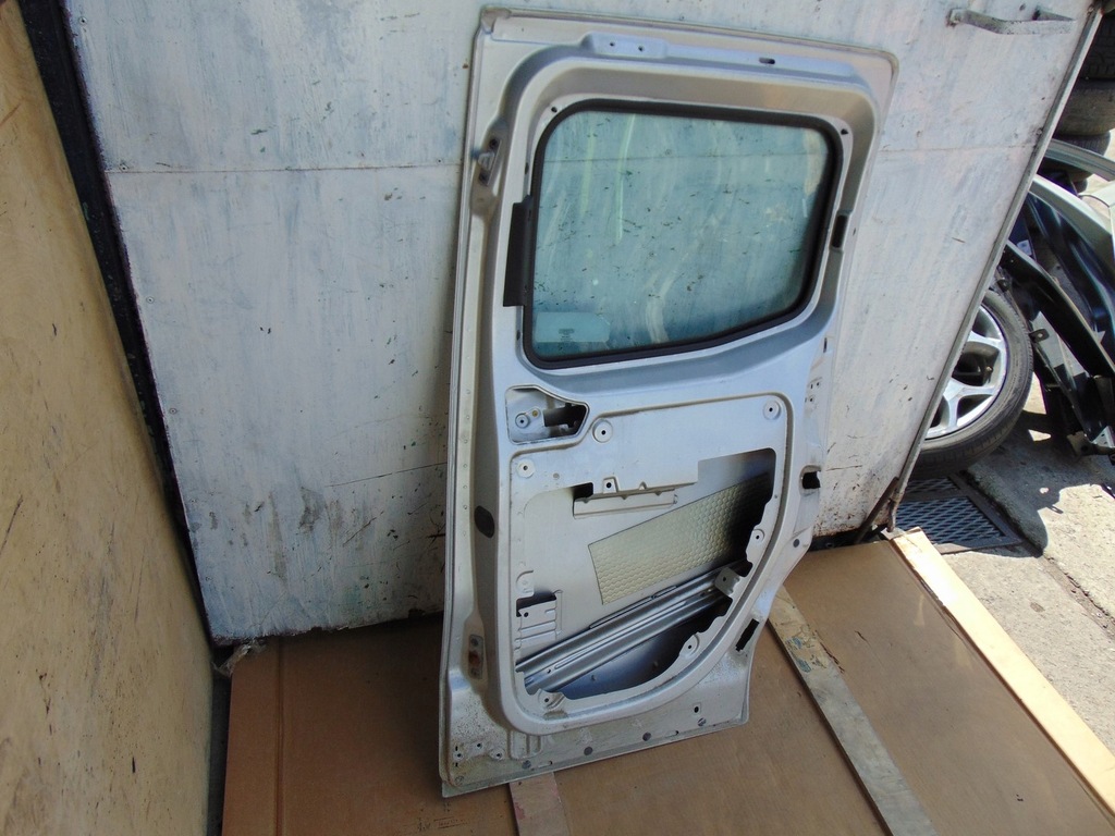 фото №13, Дверь правое раздвижные citroen nemo серебристый стекло