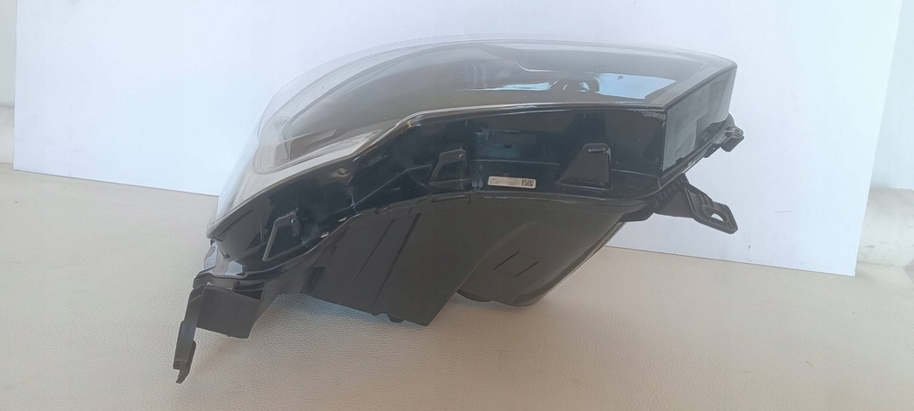 фото №10, Лампа renault master iv 4 led 19- права 260105567r