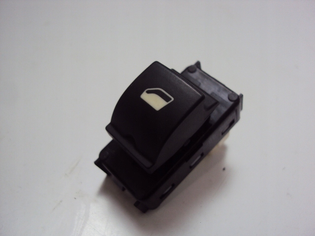 фото №1, Панель стекло правый перед peugeot 5008 ii