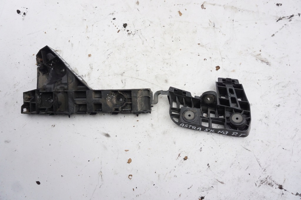 Купити Напрямна бампера правий задня opel astra 5 k