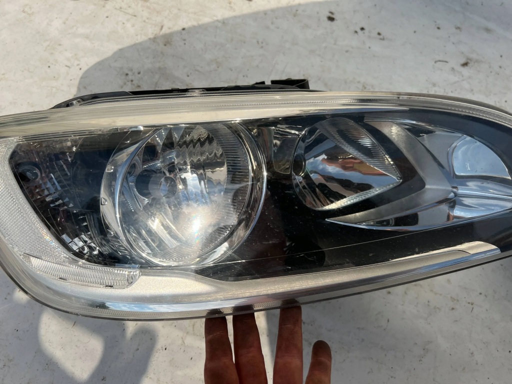 фото №11, Лампа volvo v60 lift 2013 звичайна права перед