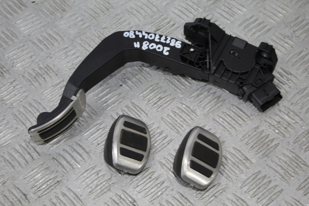 фото №1, Педаль газу накладки peugeot 2008 ii 2 9827704480