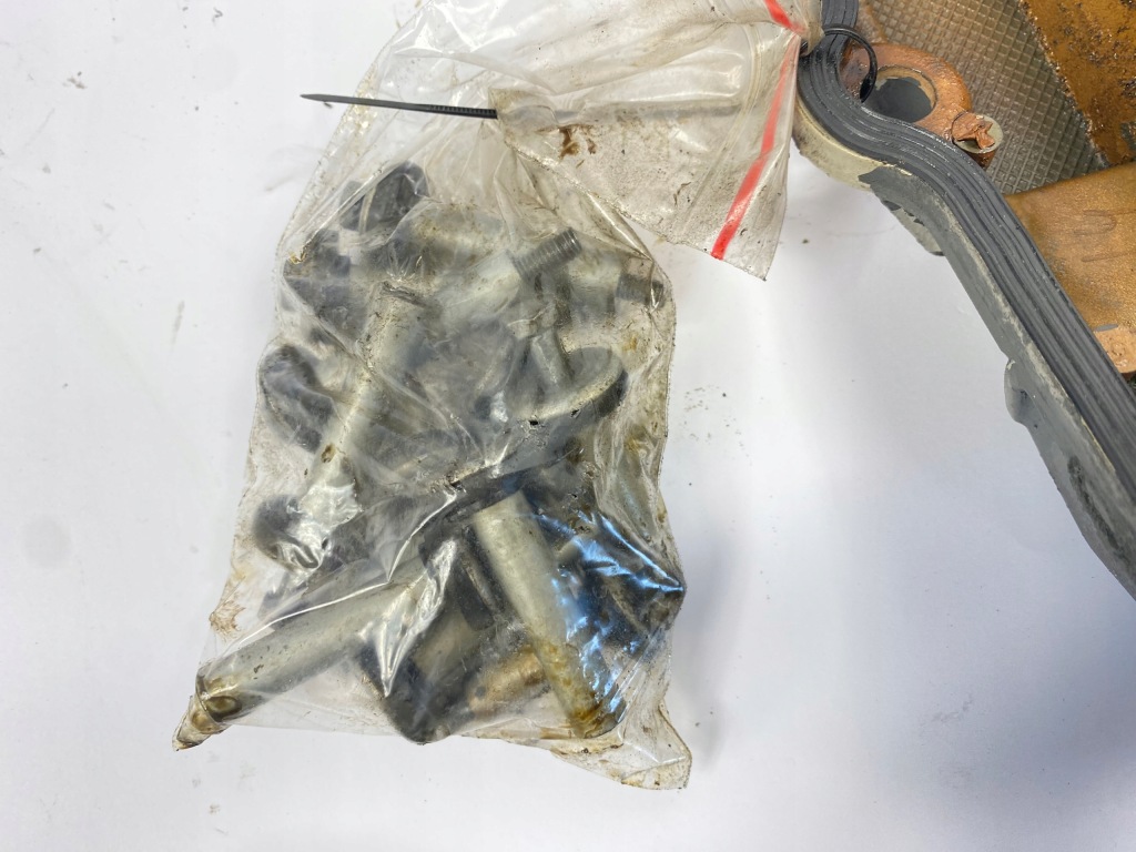 Крышка клапанов головки mercedes w124 w140 r129 sl m104 280 320 1040160705 Доставка