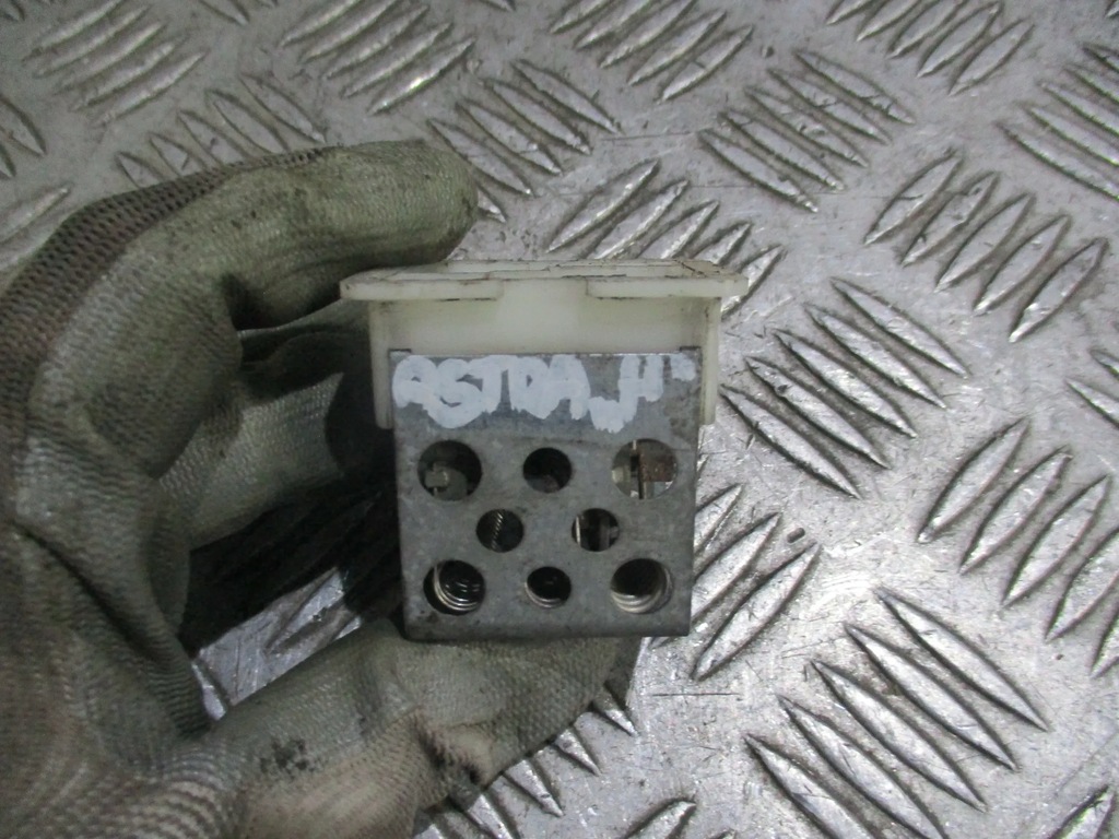 фото №1, Резистор вентилятор opel astra h 04-14 r. kombi z20n