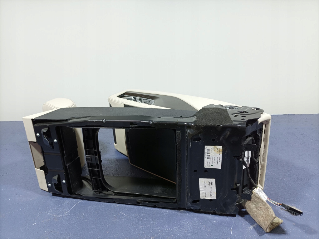 фото №13, Bmw 7 g11 lci подлокотник задний средний с переключателями комфорт naew