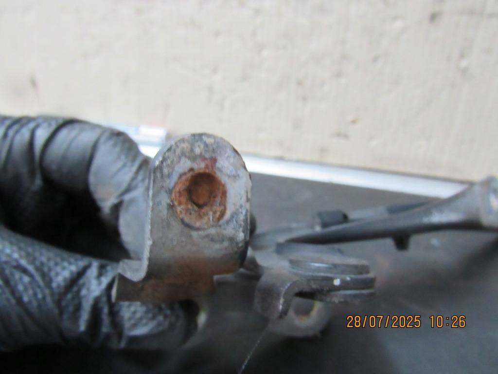 фото №6, Петля петли капот corolla e15 06-13 209