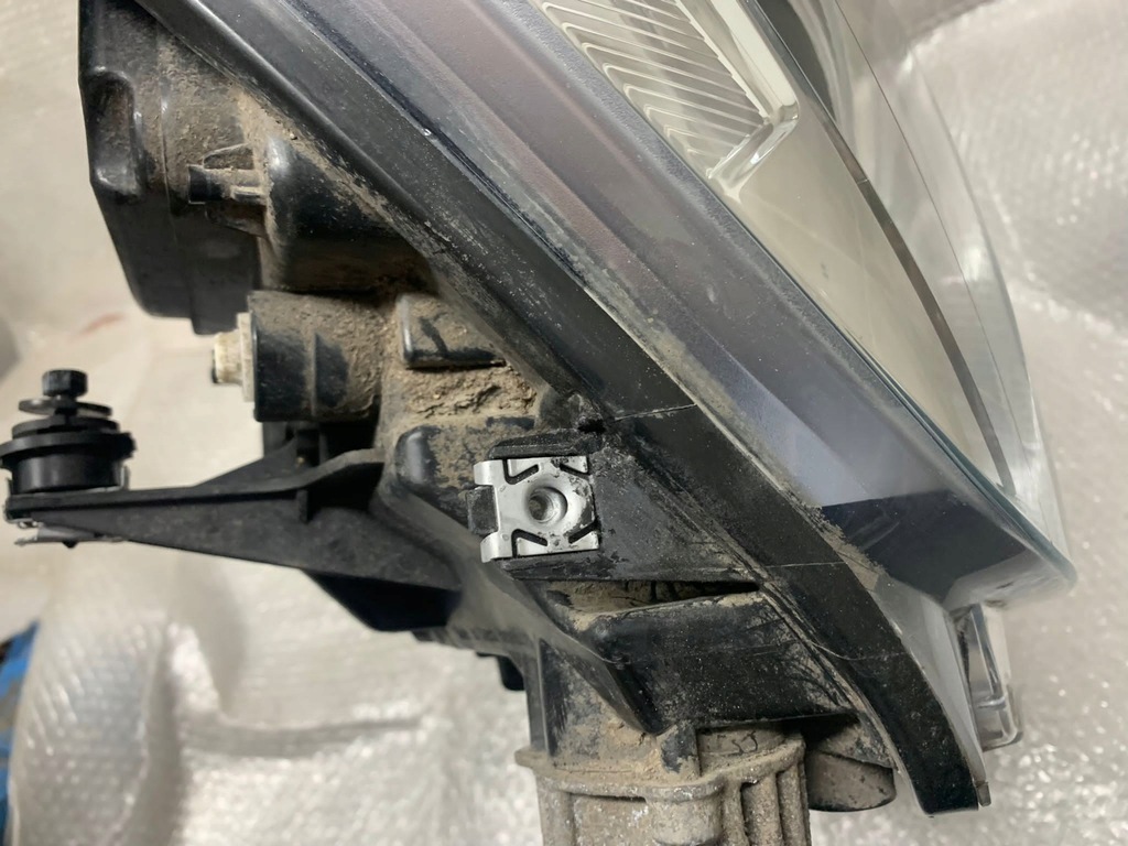 фото №9, Лампа передняя правая vw crafter ii man full led 17