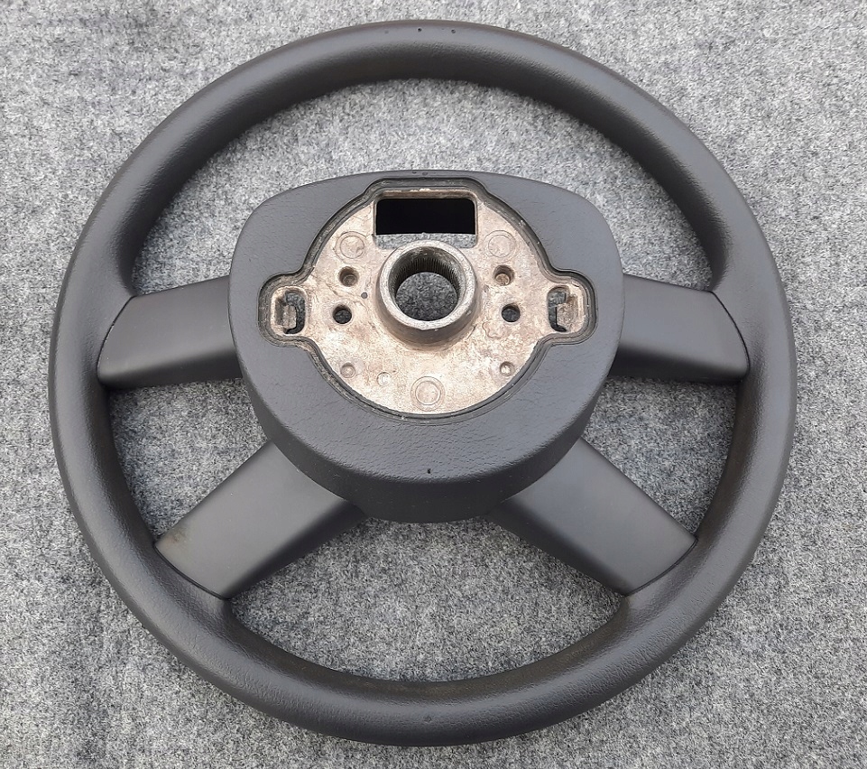 фото №8, Volkswagen golf 5 v 1k воздуховод 4-спицевой