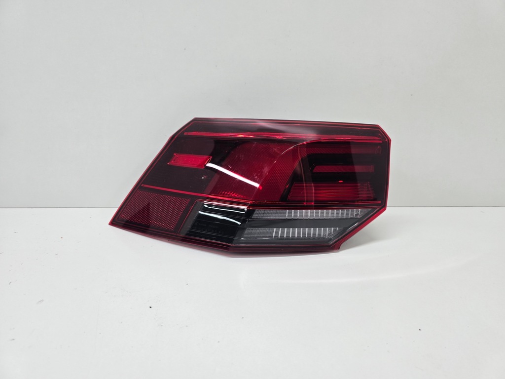 фото №1, Vw golf 8 хэтчбек лампа левая 5h0945095c