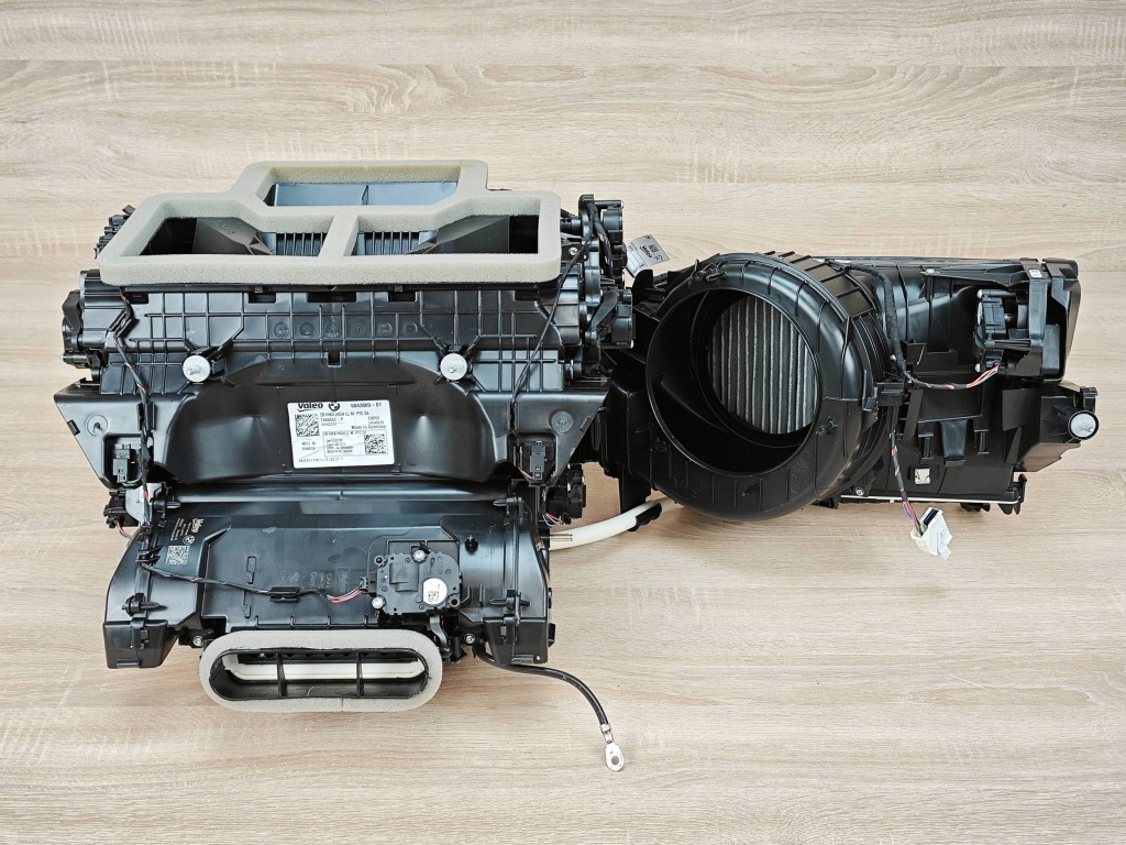 Купити Оригінальна обігрівач повітродувка обдув bmw g26 g20 6843809 34km!