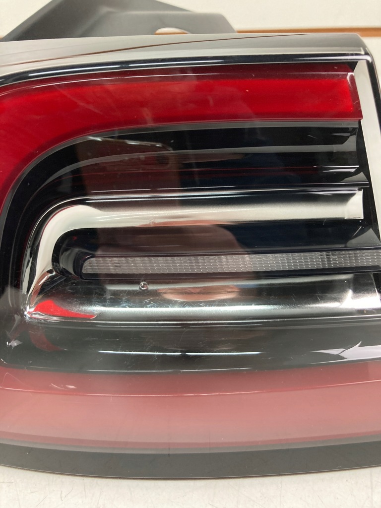 Лампа левая задняя tesla 3 рестайлинг  y Доставка