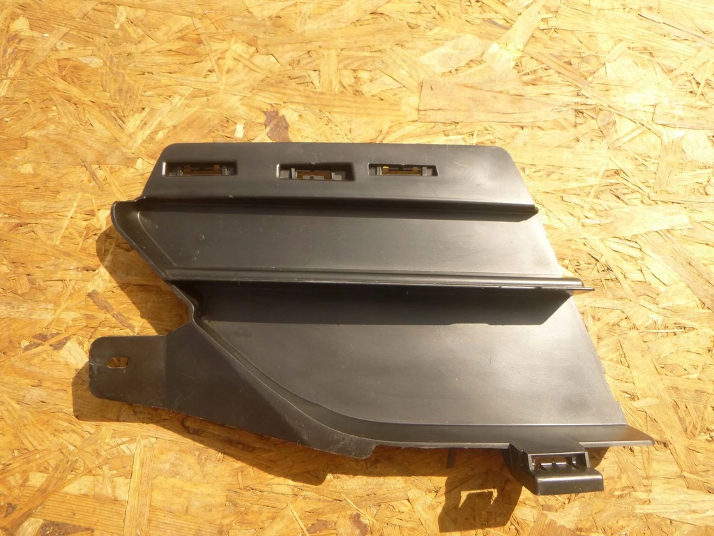 фото №1, Dacia dokker правая заглушка решётка радиатора бампер перед