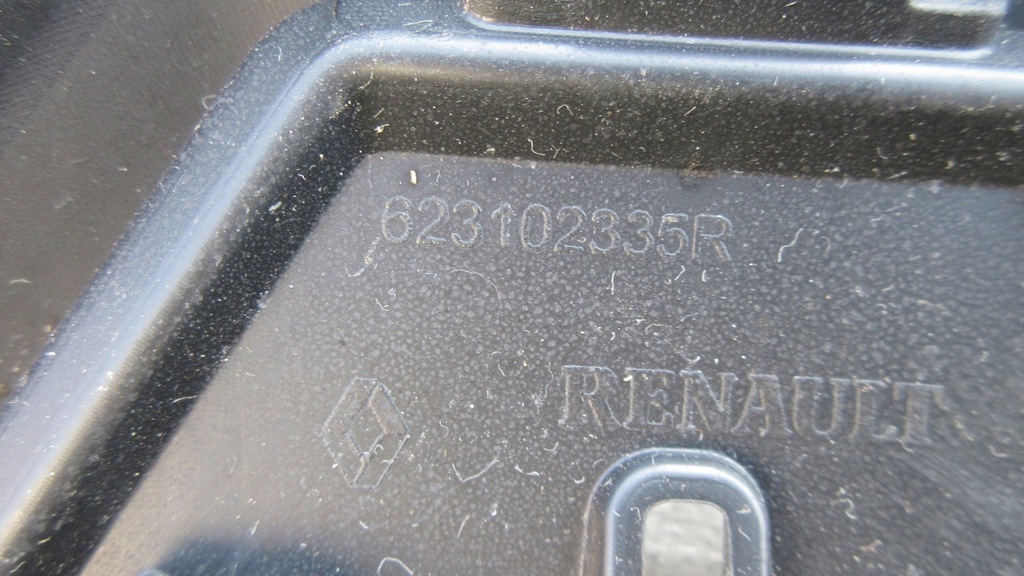 фото №8, Renault captur решітка радіатора решітка радіатора 623102335r // 1992