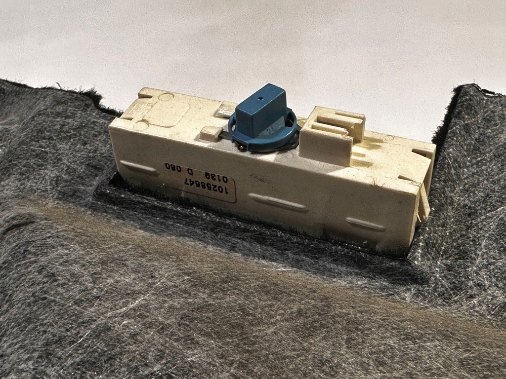 фото №7, Обшивка обивка обшивка багажника правая chevrolet corvette c5 1997 - 2004