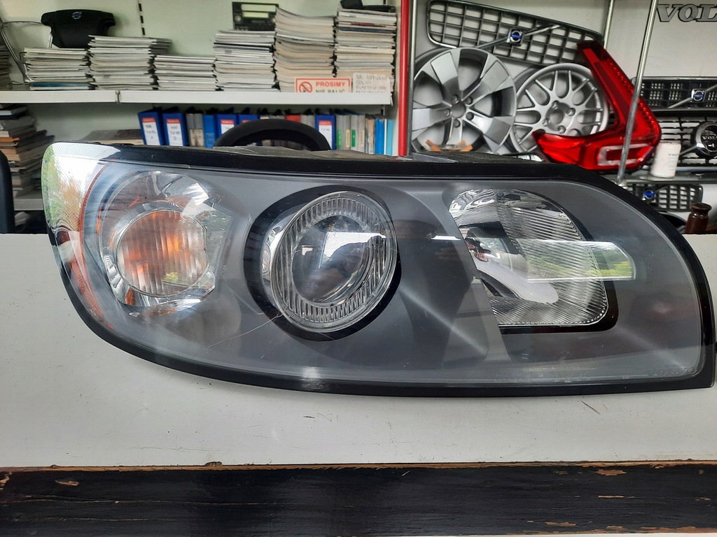 фото №3, Фара volvo v50 правий
