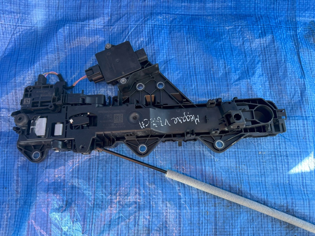 Ручка дверь передних левых renault megane v e-tech 806079889r с Разборки