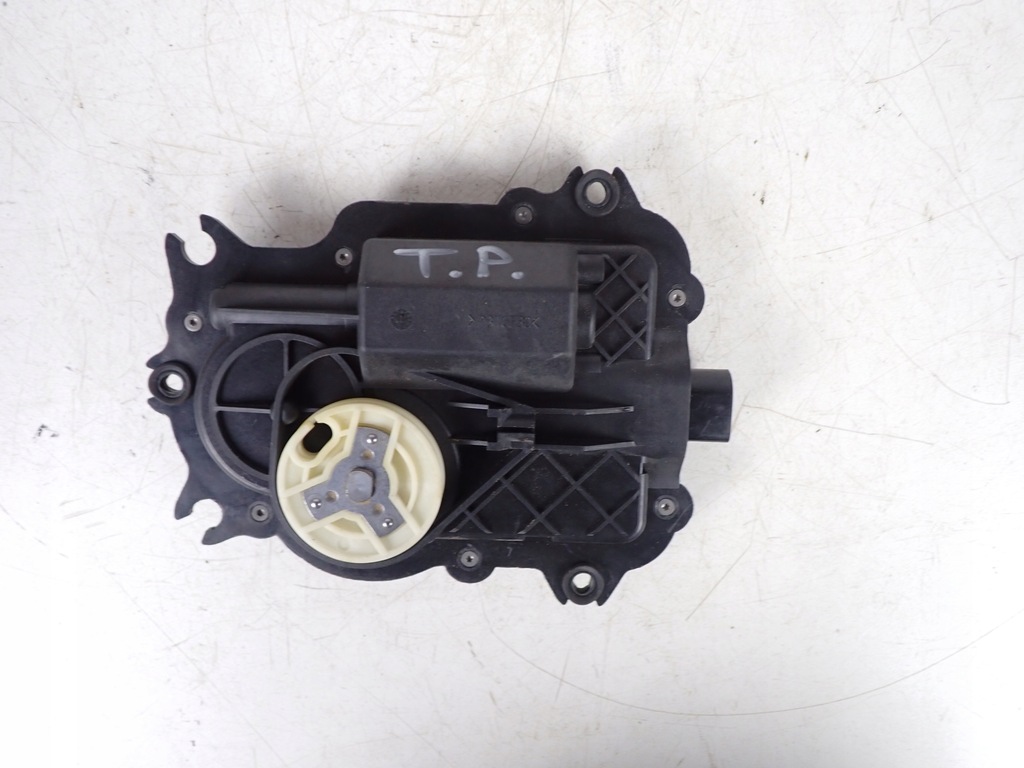 фото №1, Доводчик дверь правый задняя audi s8 d3 5.2 fsi 4e0837059