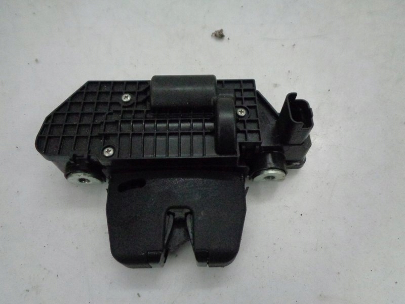 фото №1, Peugeot expert vi замок кришка багажника задня