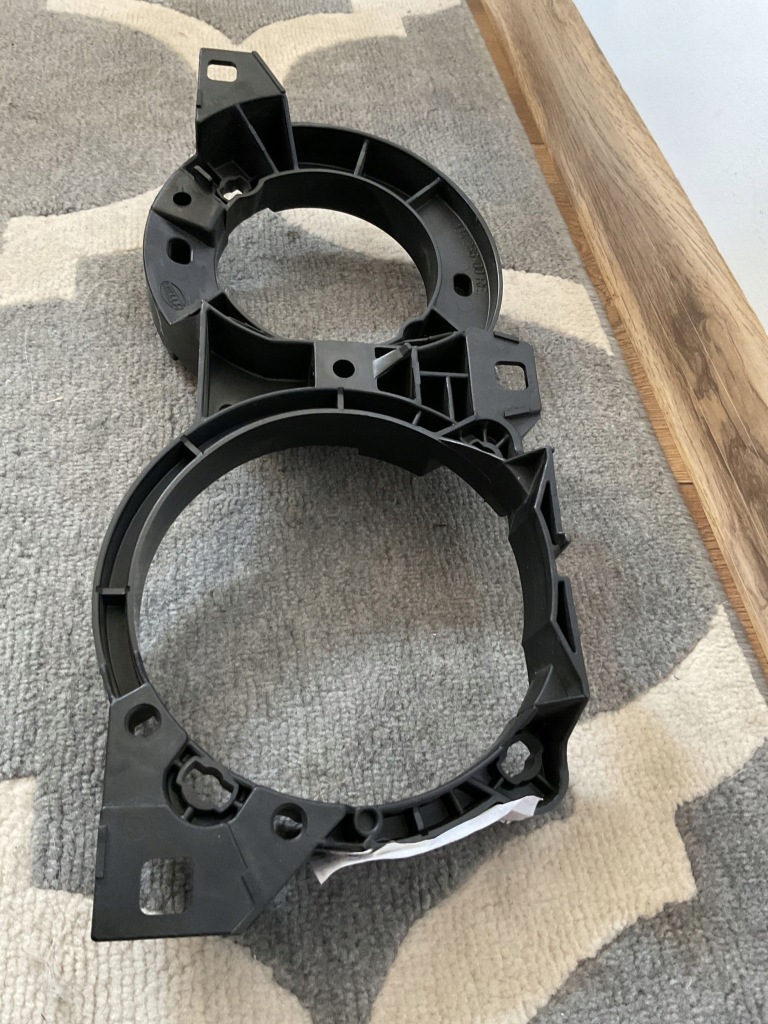 Купить Bmw 3 e30 1987-1991 новая оригинальная правый  рамка фара