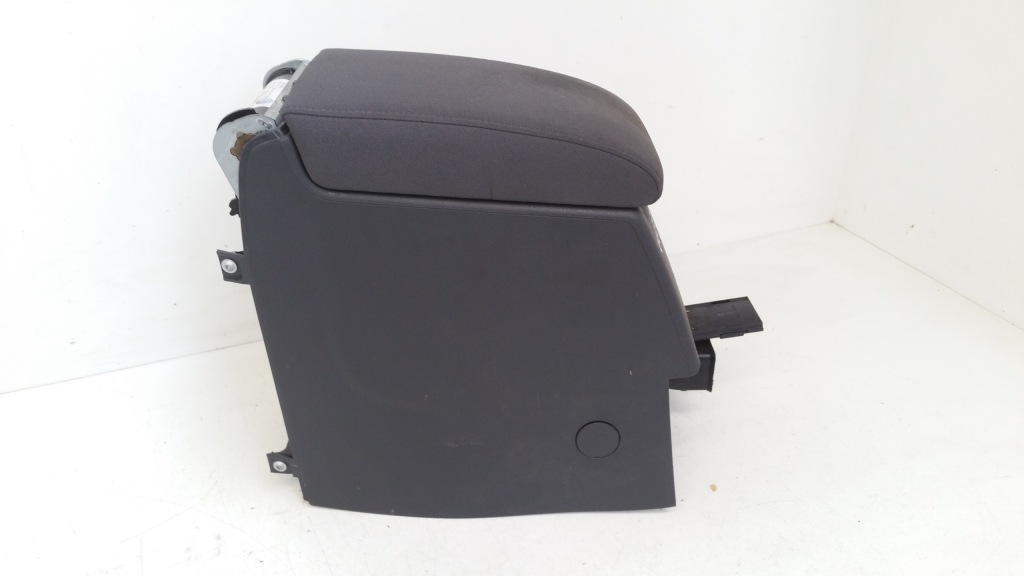 Подлокотник golf 5 v + plus Цена