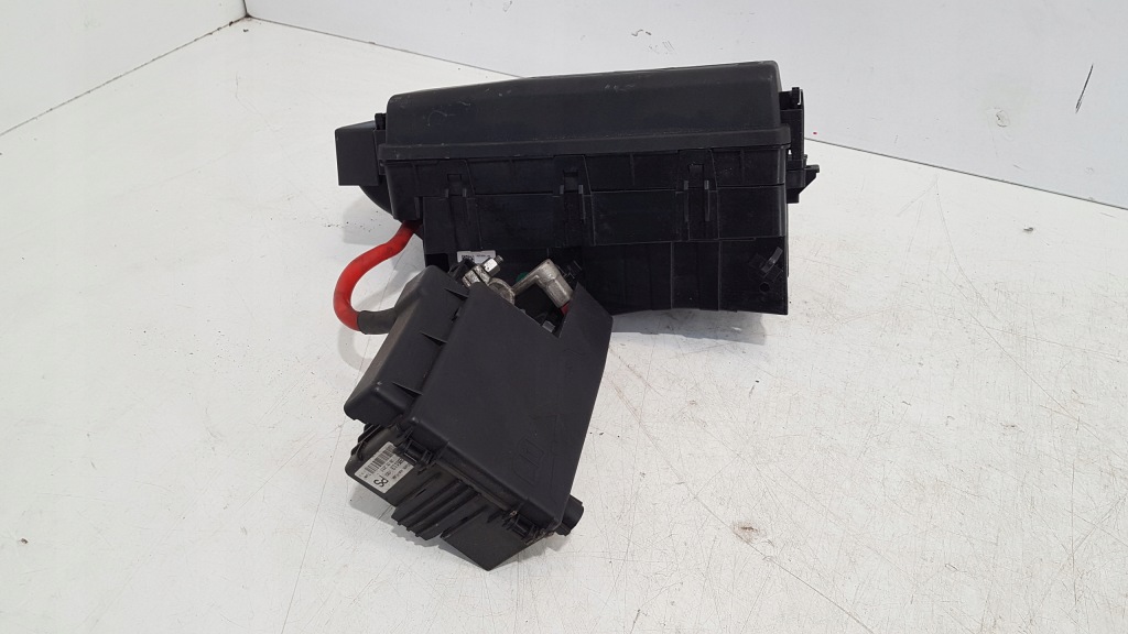 фото №4, Коробка запобіжників opel оригінальний номер 13253551