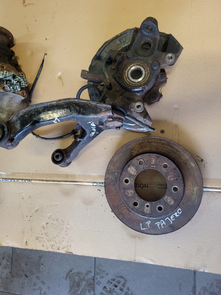 фото №1, Pajero iii 3.2 did поворотний кулак важіль лівий перед kpl
