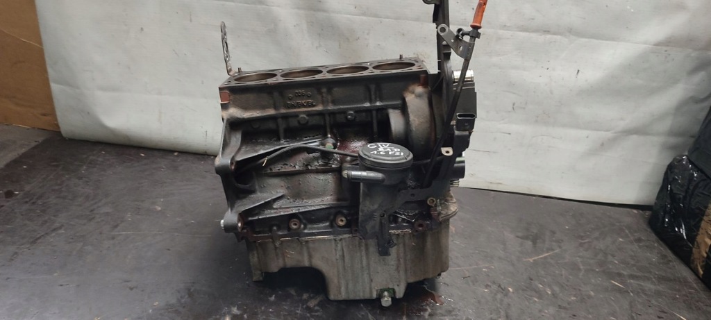 фото №1, Блок dół двигуна bad vw golf iv 1,6 fsi