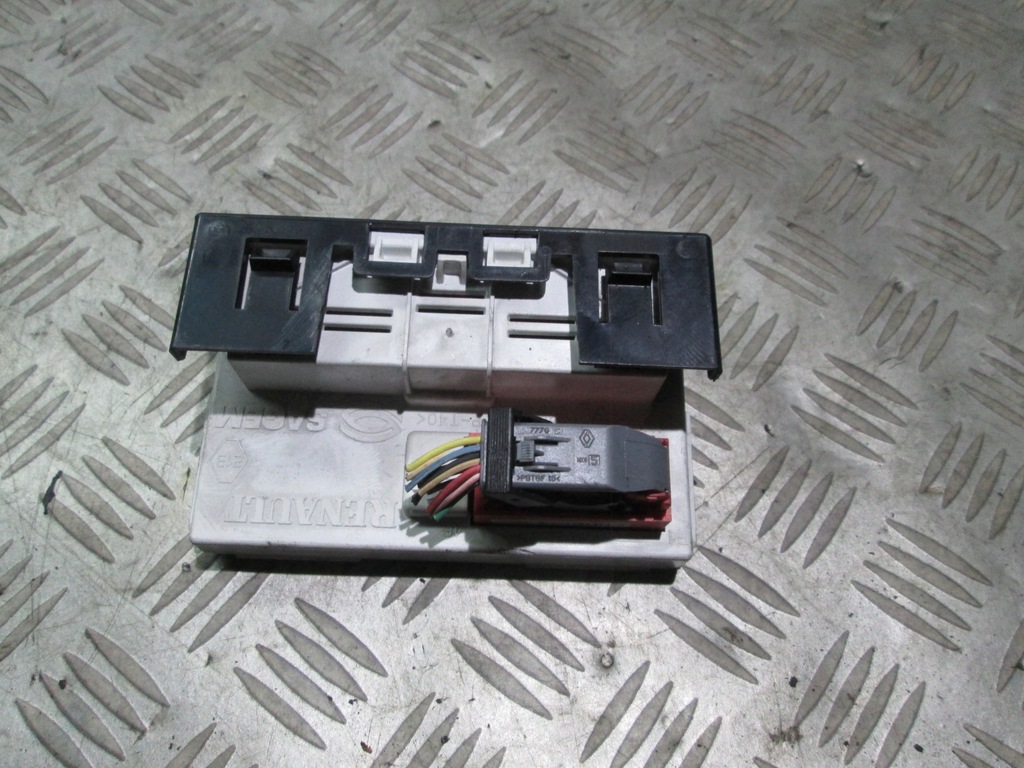 фото №3, Дисплей renault megane ii 8200107839