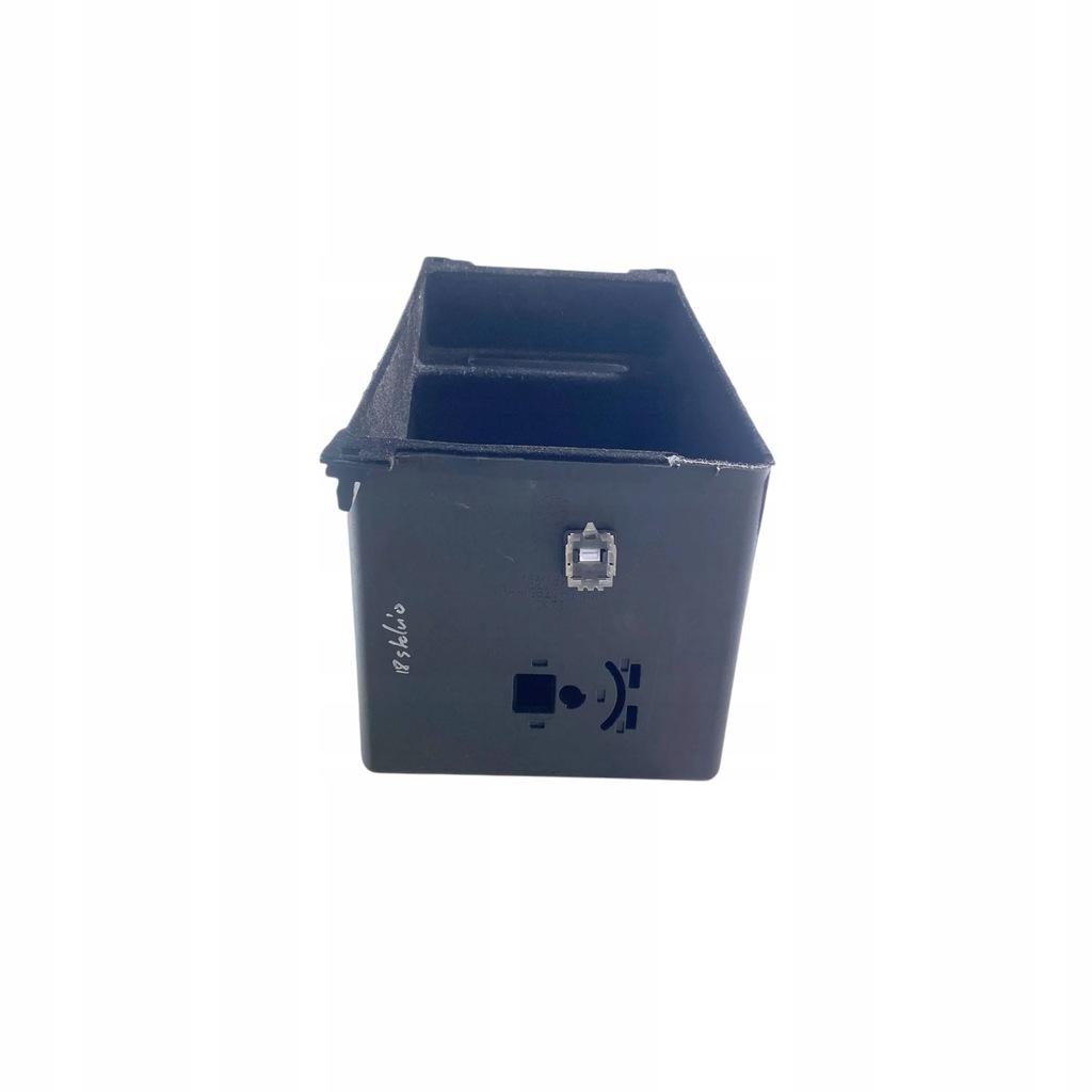 фото №3, Alfa romeo stelvio 2019 бардачки, полка