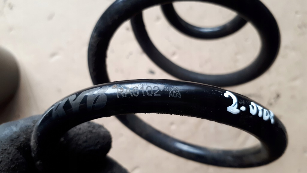 фото №9, A4 b8 s4 пружина задня задня kyb 2.0 tfsi ra6102