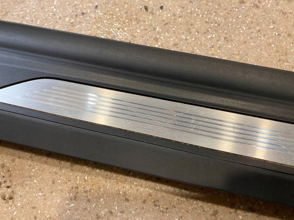 Накладка порог дверь передних перед сторона левая bmw m4 f82 f83 8054413 Оригинал