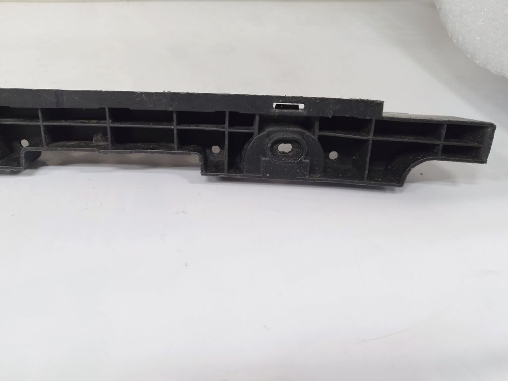 фото №12, Vw passat b7 kombi направляющая кронштейн бампера задняя 3af807863a