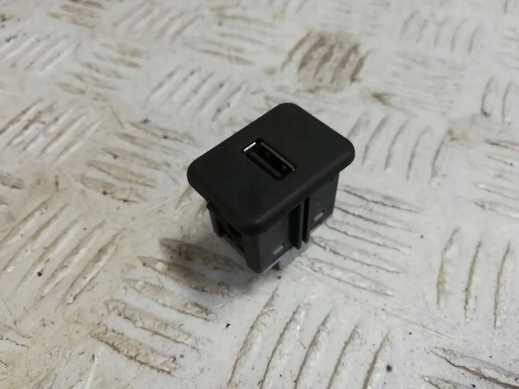 фото №1, Opel adam разъём usb 20928734