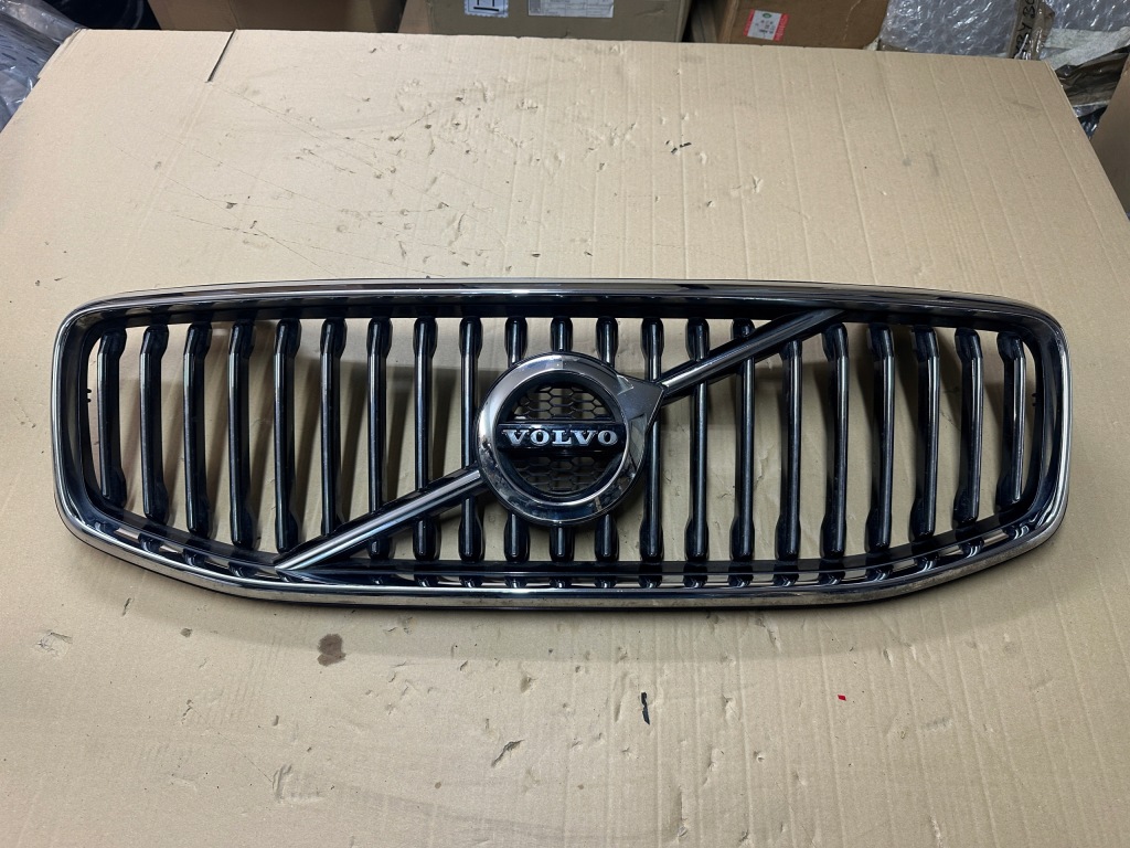 фото №1, Решётка радиатора решётка радиатора volvo xc60 ii 31425535