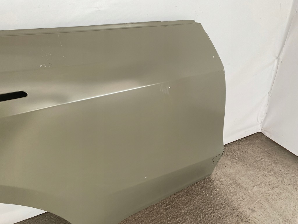 Tesla y новая  оригинальные дверь задняя правое  задняя poznań ==giełda== Недорого