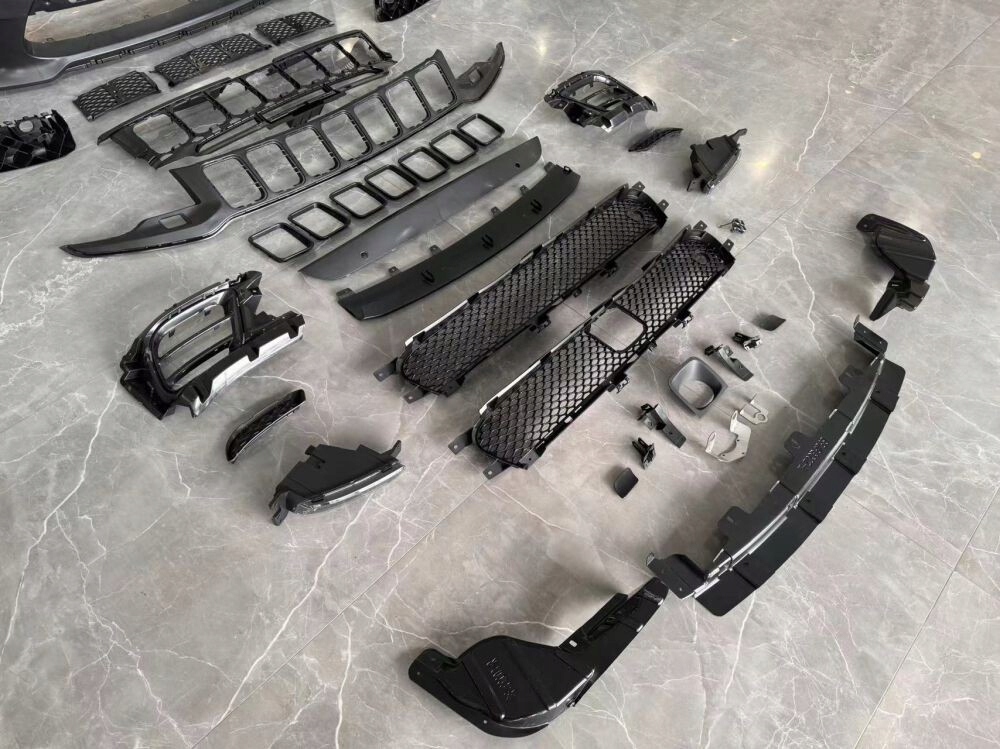 Кузов kit trackhawk srt стиль - полный набор кузов kit grand cherokee 2014-2021 Киев