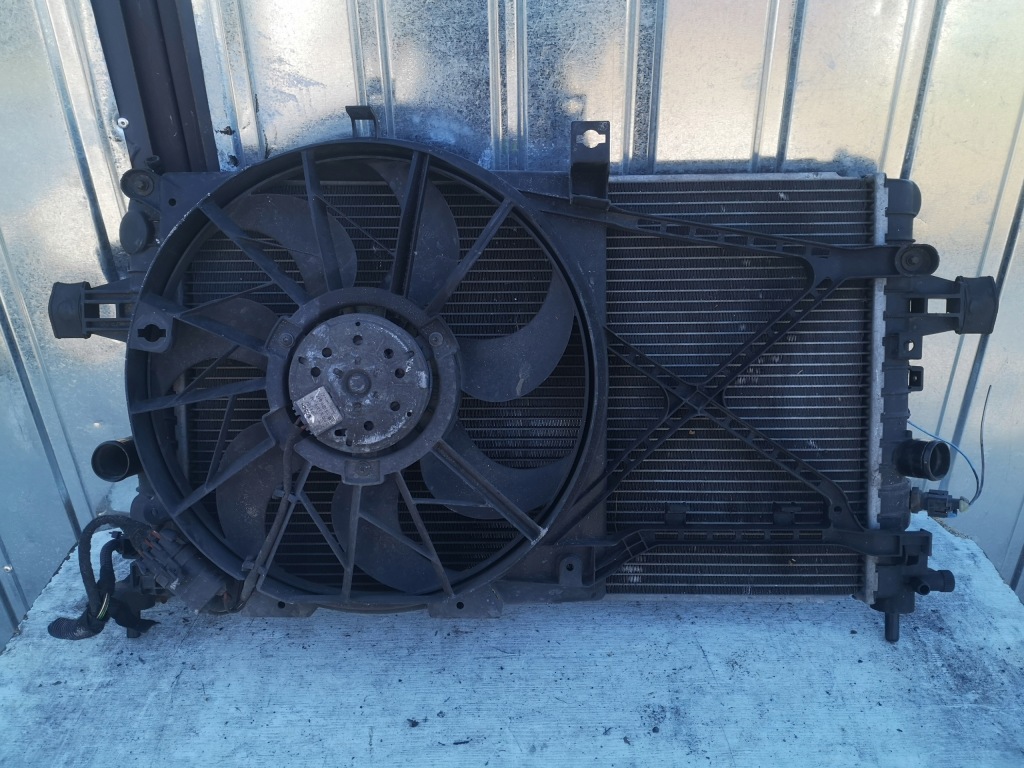 Радиатор воды вентилятор opel zafira b 1.6 бензин механическая коробка передач 05-08 Цена