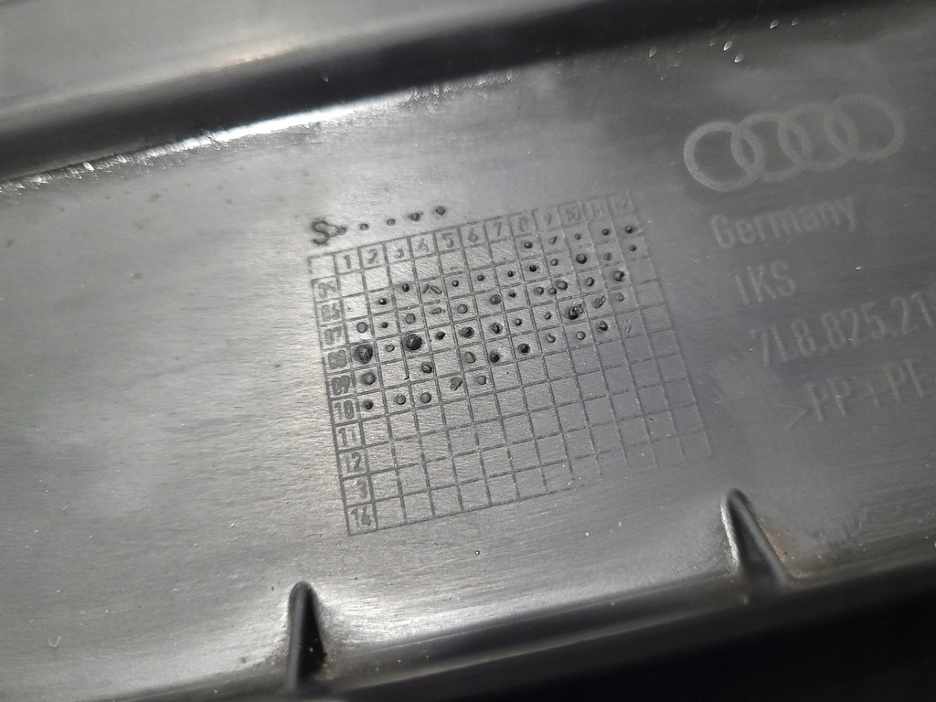 фото №12, Audi q7 захист підвіска права 7l8825212c