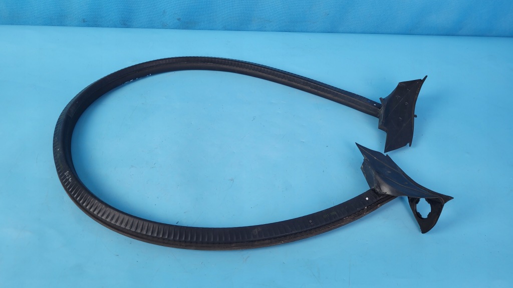 Bmw 5' g31 518d touring 18r прокладка задній скло кришки багажника 7390378 Ціна