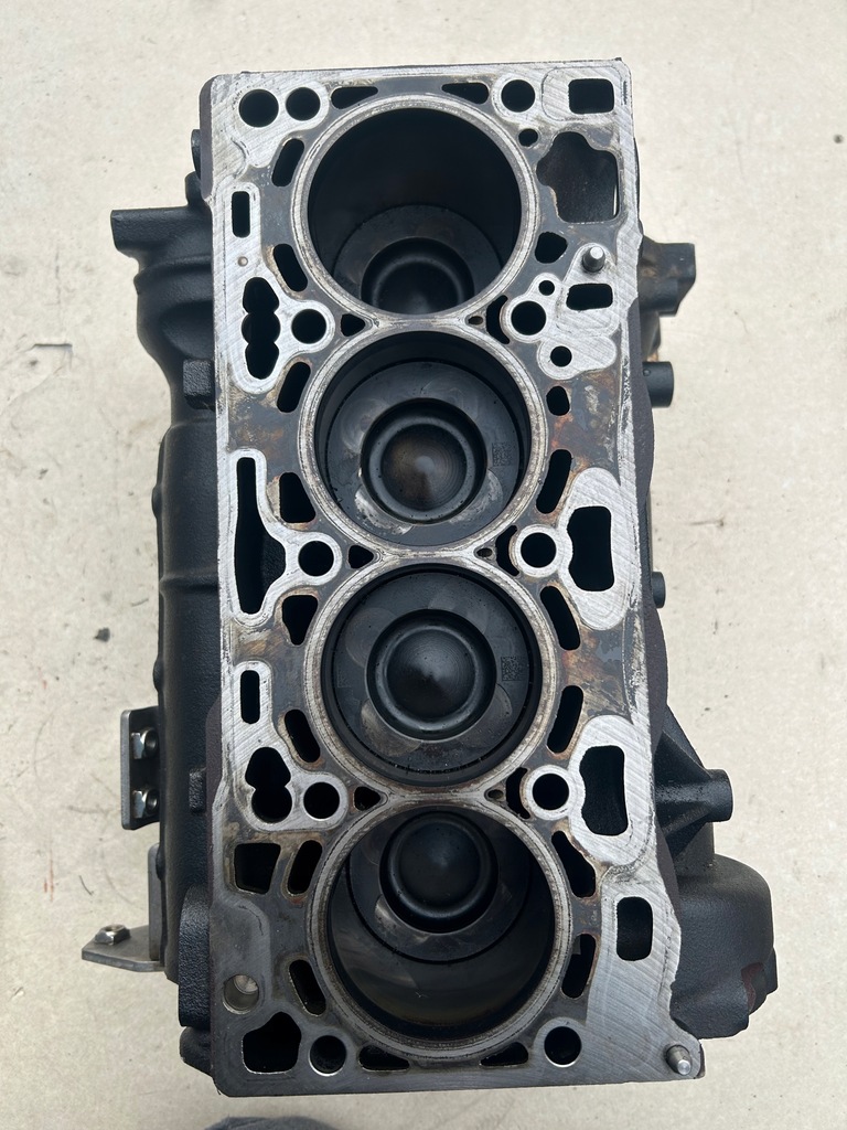 фото №11, Audi q5 a4 b9 2.0tdi 190ps det блок двигателя поршни wał коленчатый 03n023a