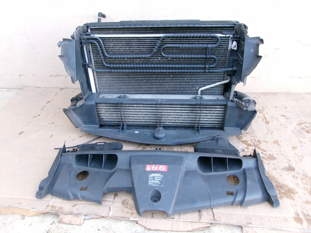 фото №1, Mercedes w207 coupe pas передний радиатор 1 8cgi