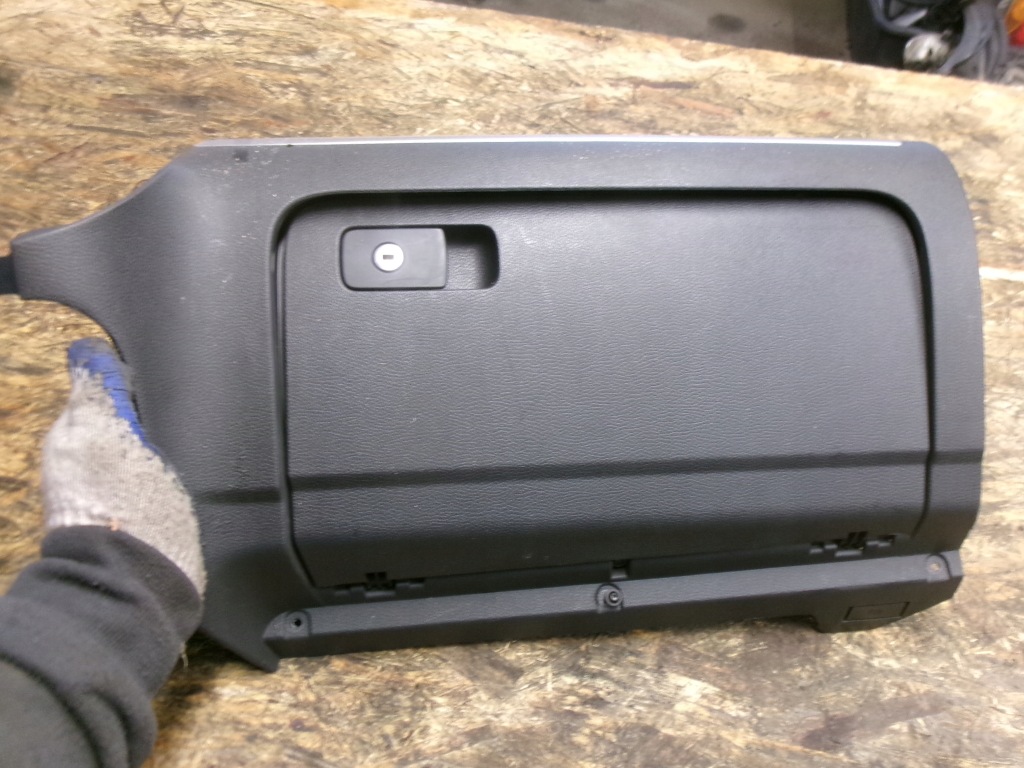 Купити Vw scirocco бардачок пасажира європа