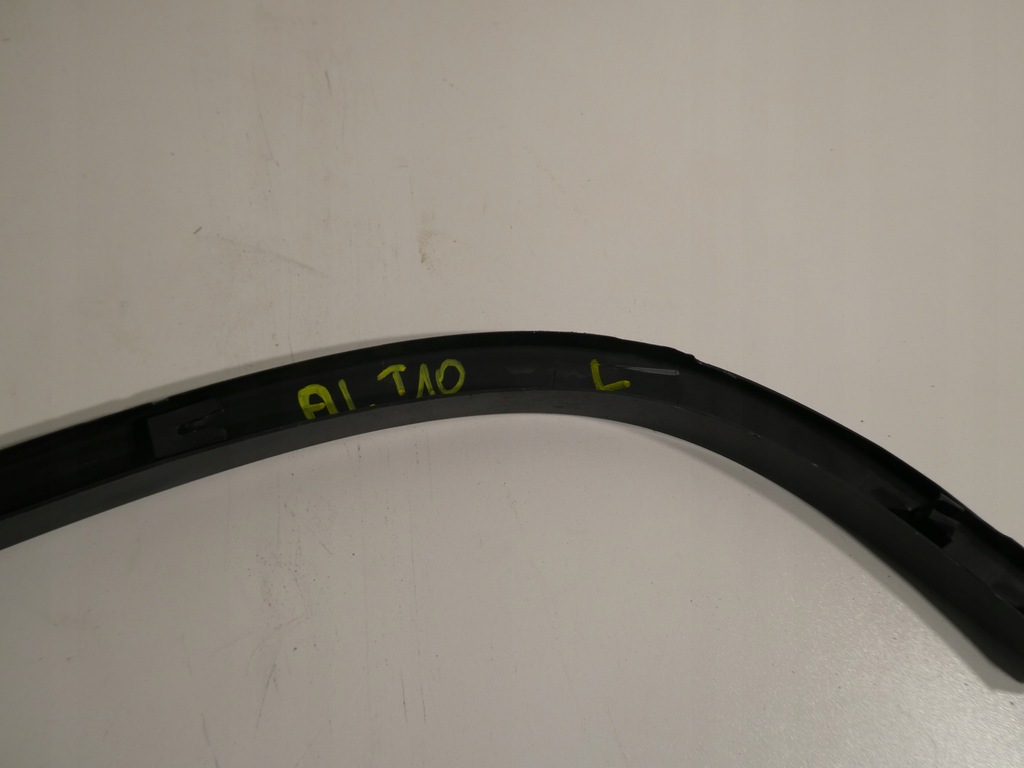 фото №5, Молдинг крыла правая задняя vw tiguan 5n 5n0854820c