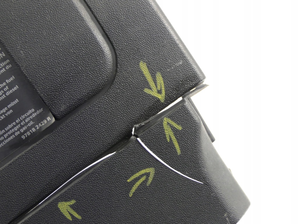 Накладка корпус верхній акумулятор renault megane 3 12-13r. 1 fl Зі Шроту